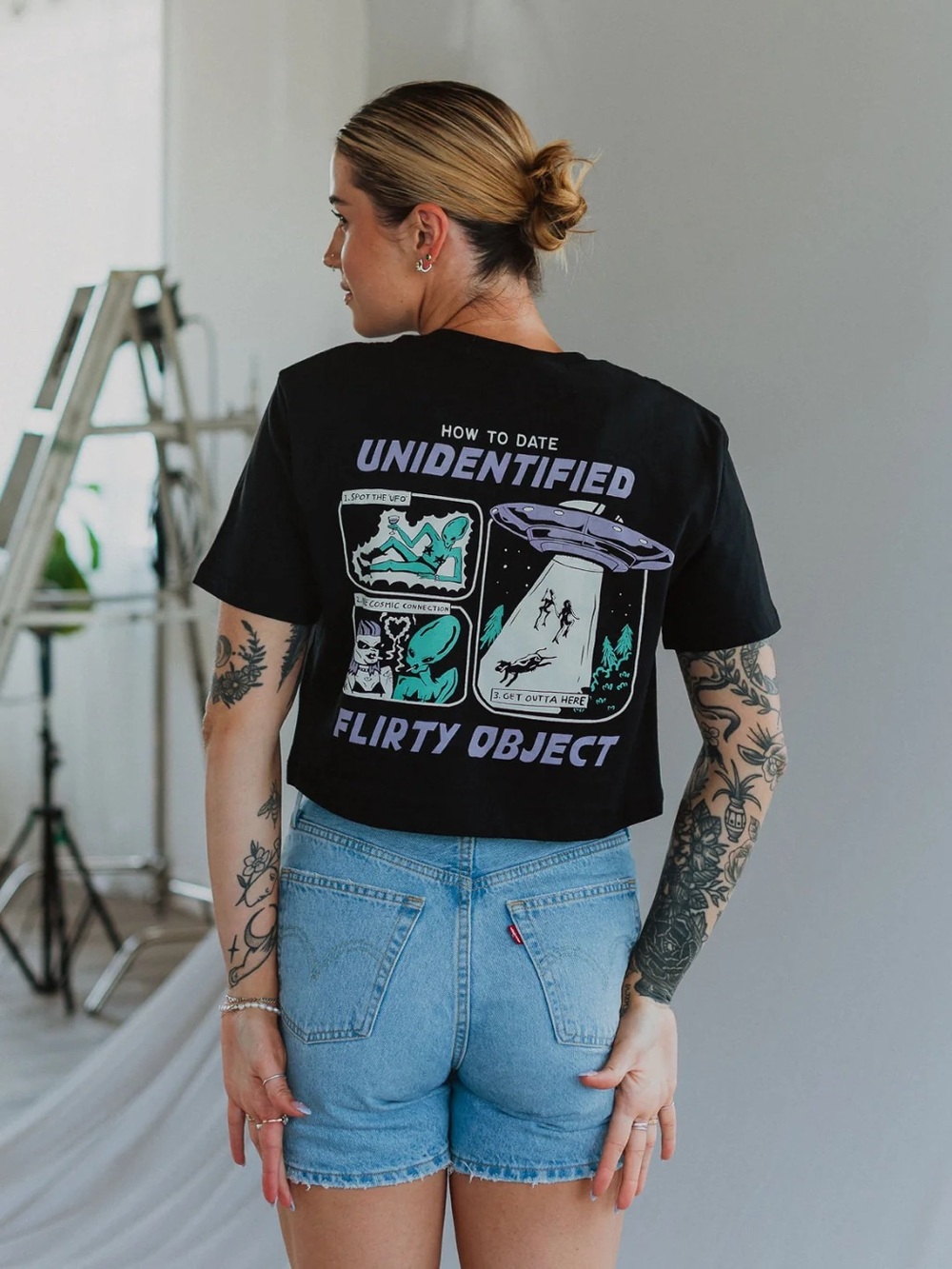 Octopied Mind alien UFO Sz Medium crop top